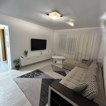 Apartament Central Рымнику-Вылча Экстерьер фото