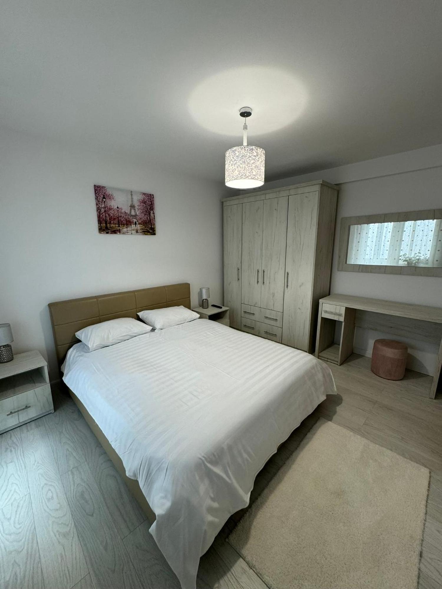 Apartament Central Рымнику-Вылча Экстерьер фото