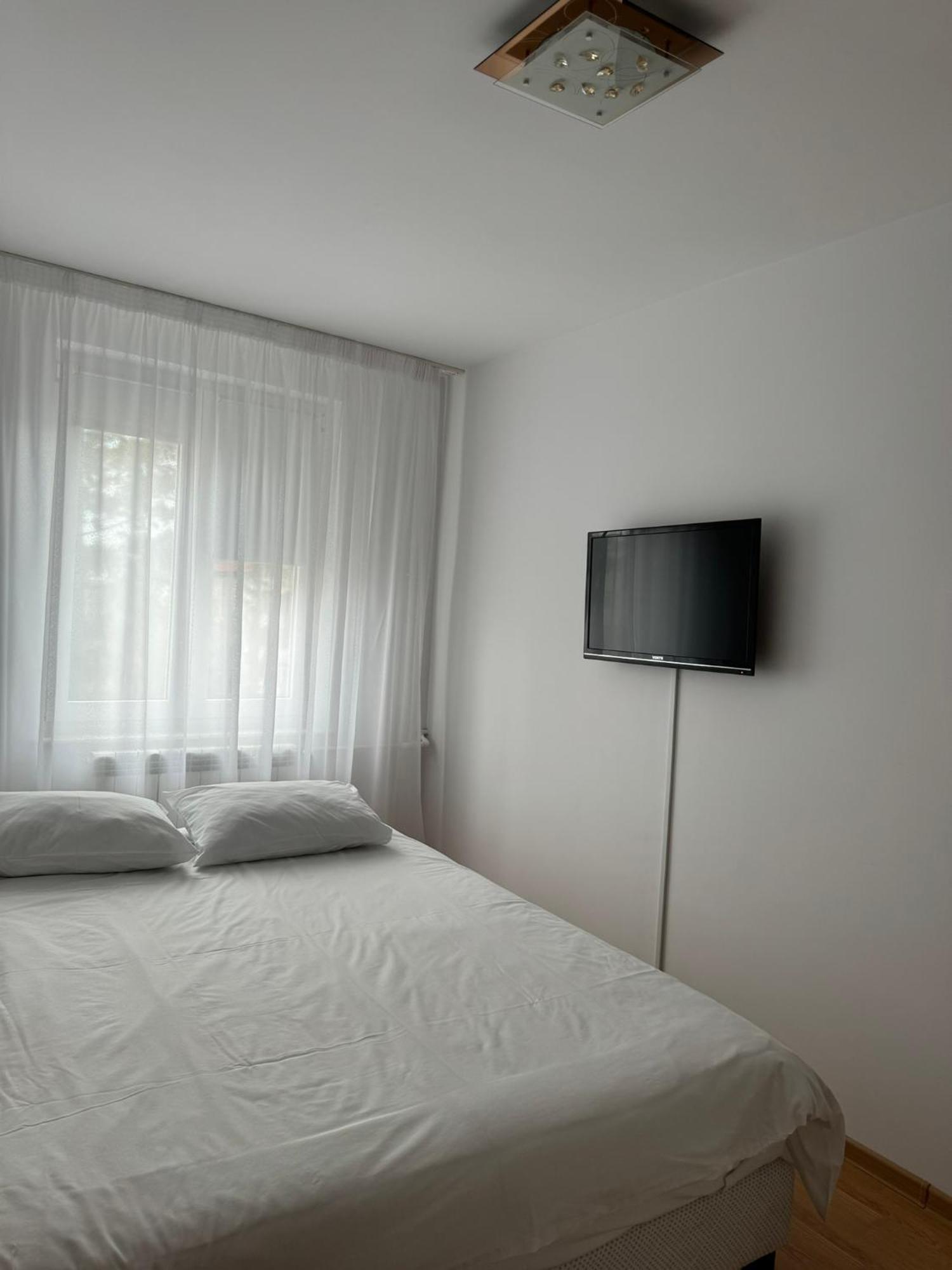 Apartament Central Рымнику-Вылча Экстерьер фото