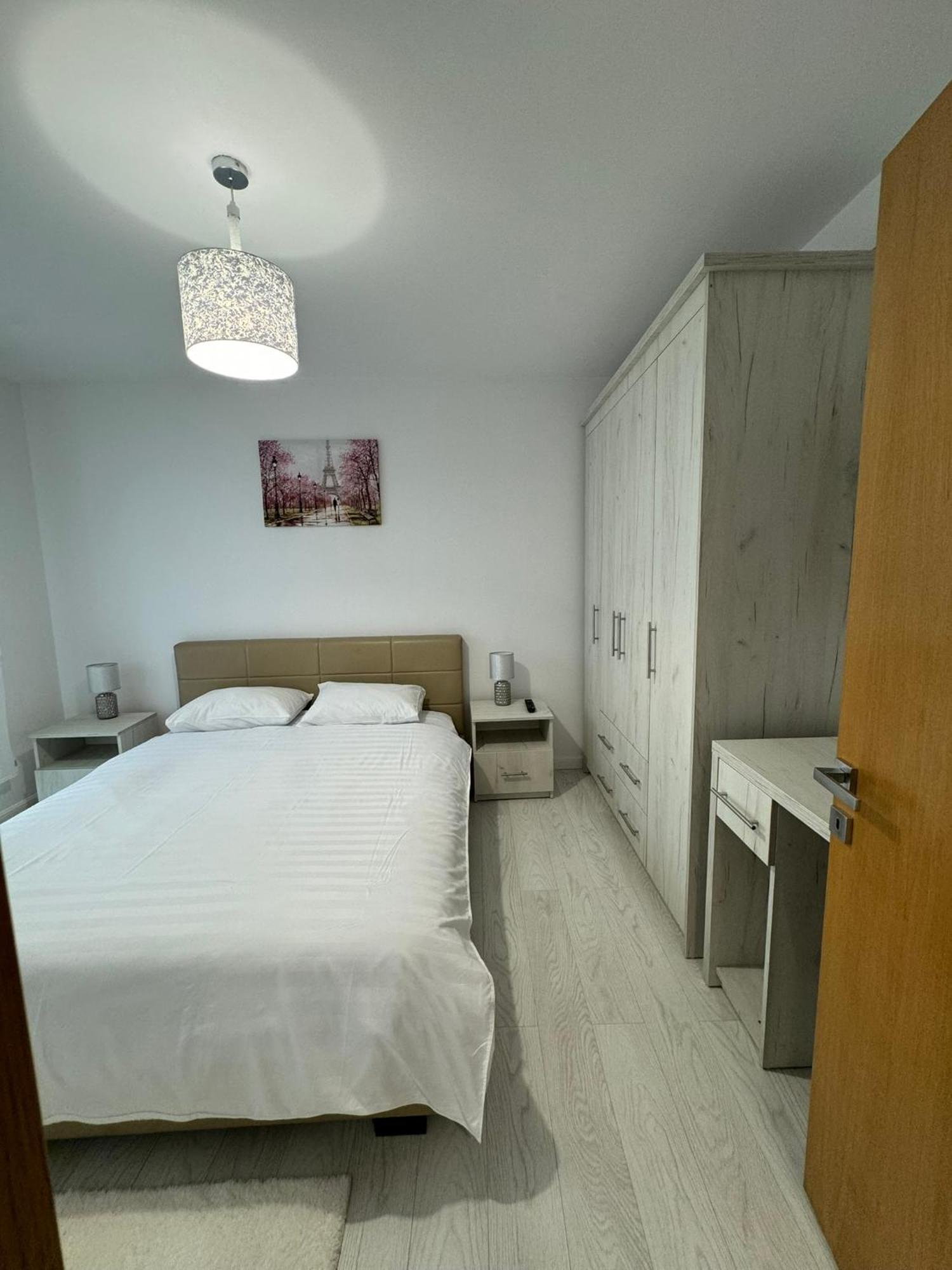 Apartament Central Рымнику-Вылча Экстерьер фото