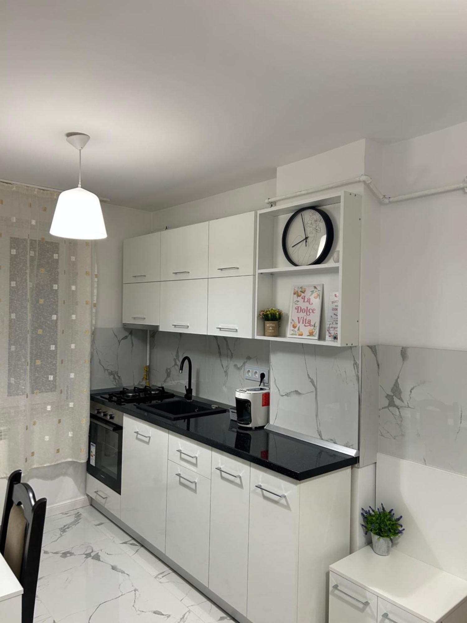 Apartament Central Рымнику-Вылча Экстерьер фото